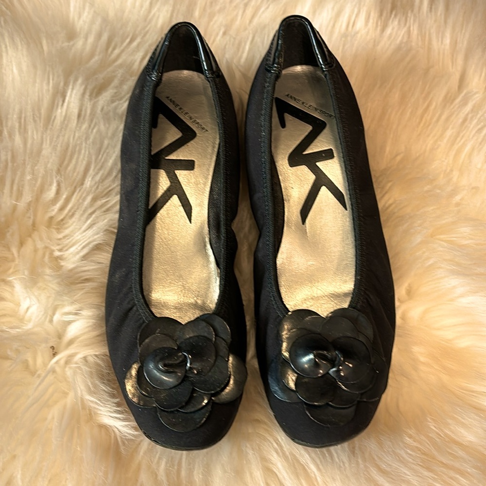 EUC Anne Klein Sport Wedge Pumps